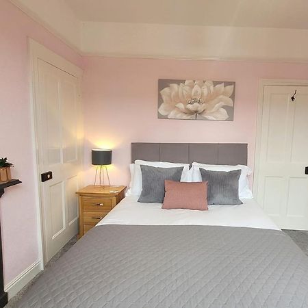 Hartoft St - 2 Bed Near River York Extérieur photo
