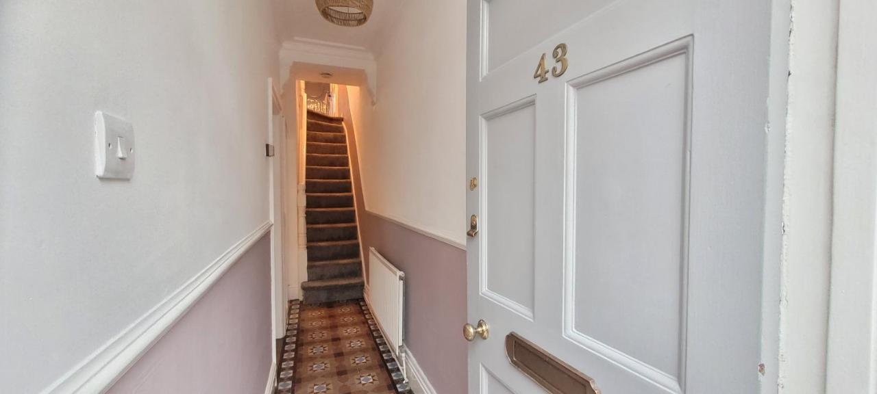Hartoft St - 2 Bed Near River York Extérieur photo