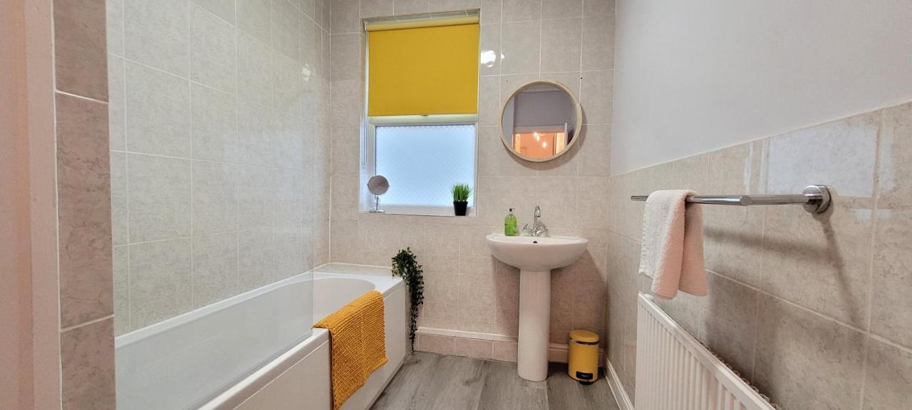 Hartoft St - 2 Bed Near River York Extérieur photo