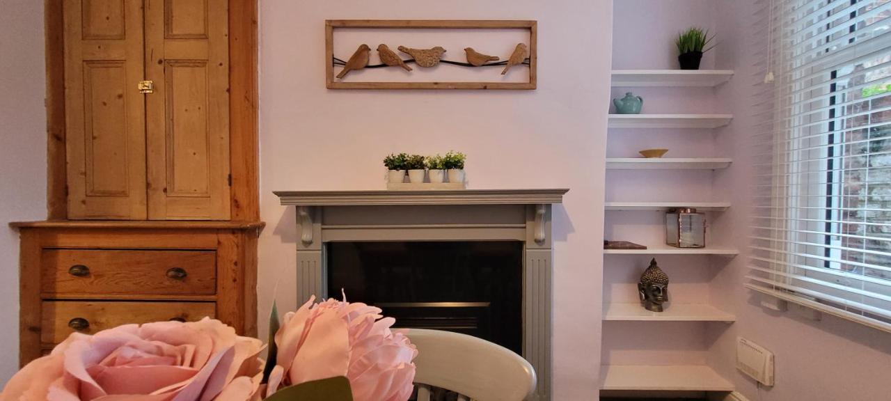 Hartoft St - 2 Bed Near River York Extérieur photo