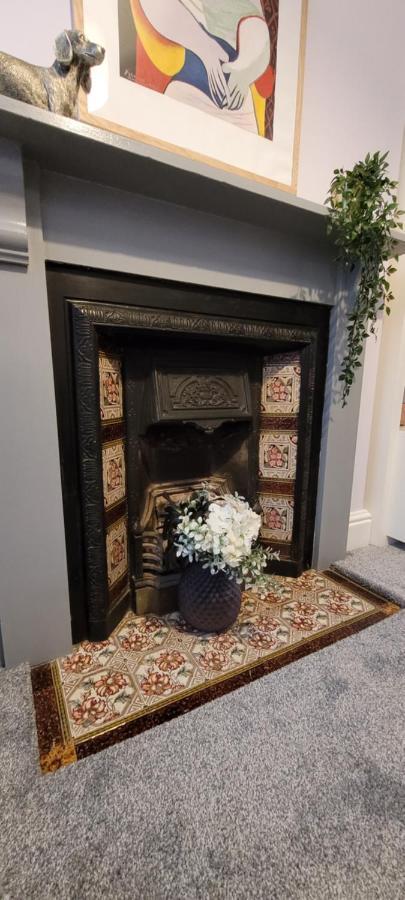 Hartoft St - 2 Bed Near River York Extérieur photo
