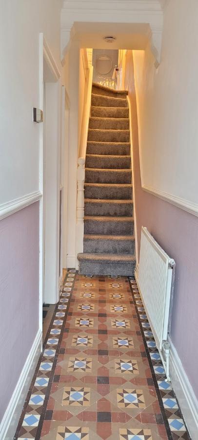 Hartoft St - 2 Bed Near River York Extérieur photo