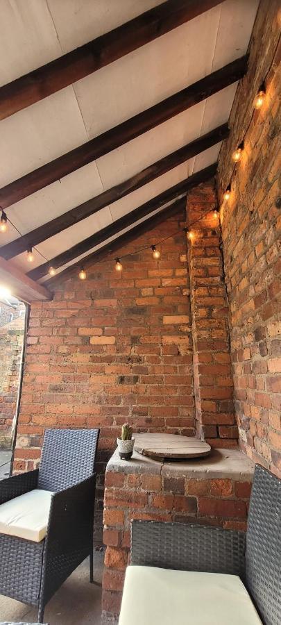 Hartoft St - 2 Bed Near River York Extérieur photo